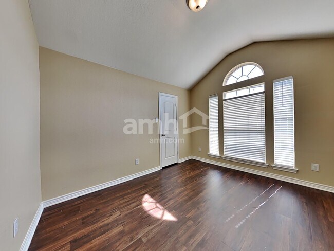 Building Photo - 1702 Griffin Ln