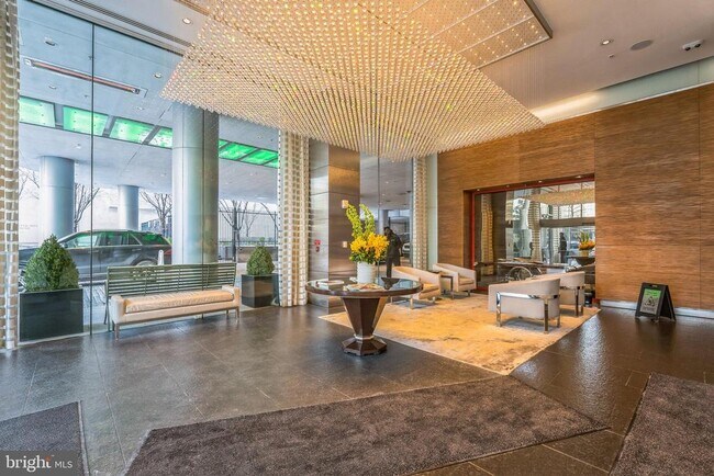 Building Photo - 1414 S Penn Square