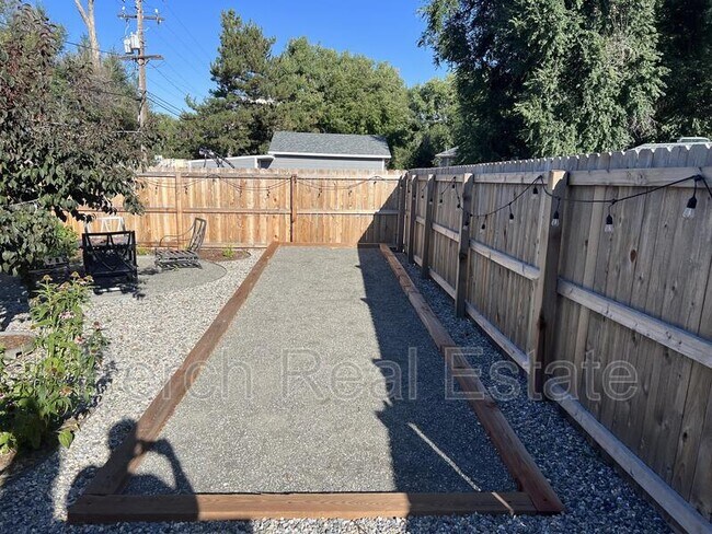 Building Photo - 390 S Garrison St