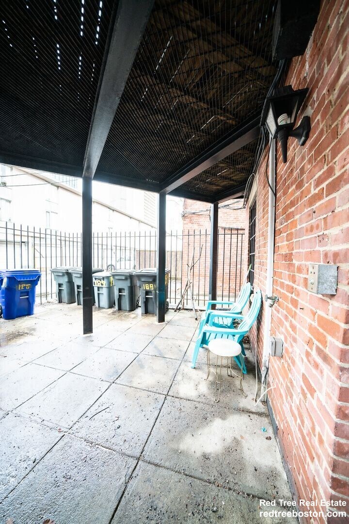 Building Photo - 191 Saint Botolph St