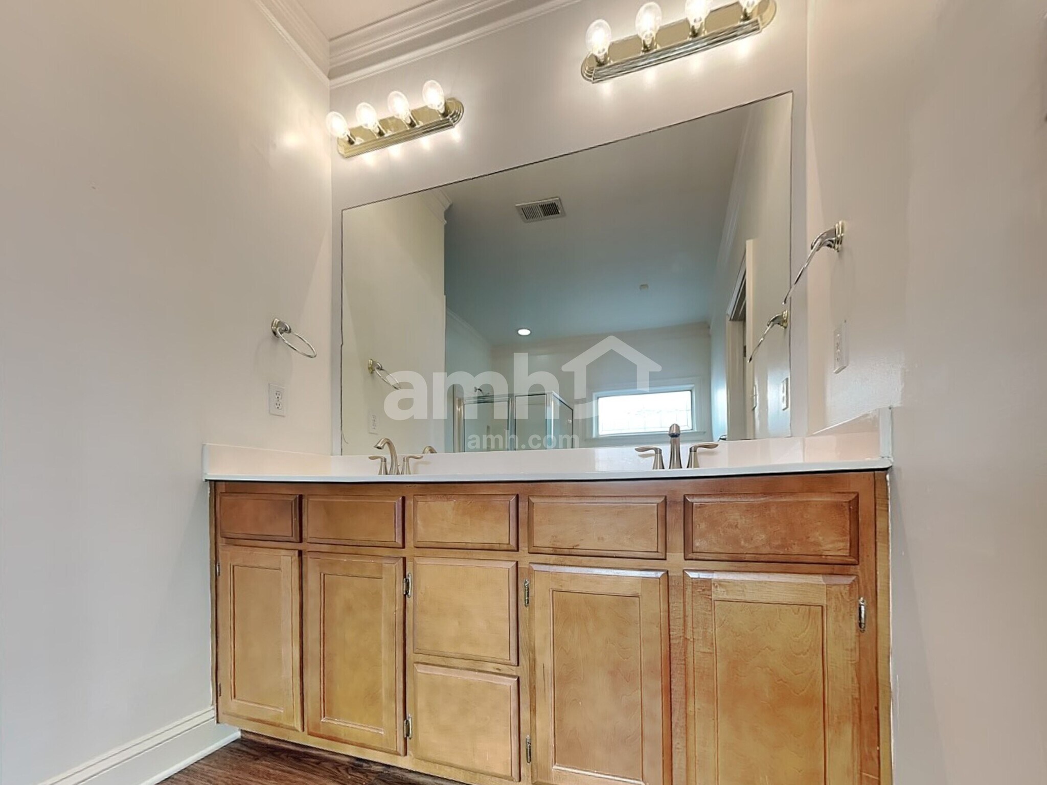 Building Photo - 1015 Warwick Pl