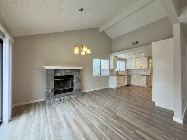 Building Photo - 204 Ashby Pl
