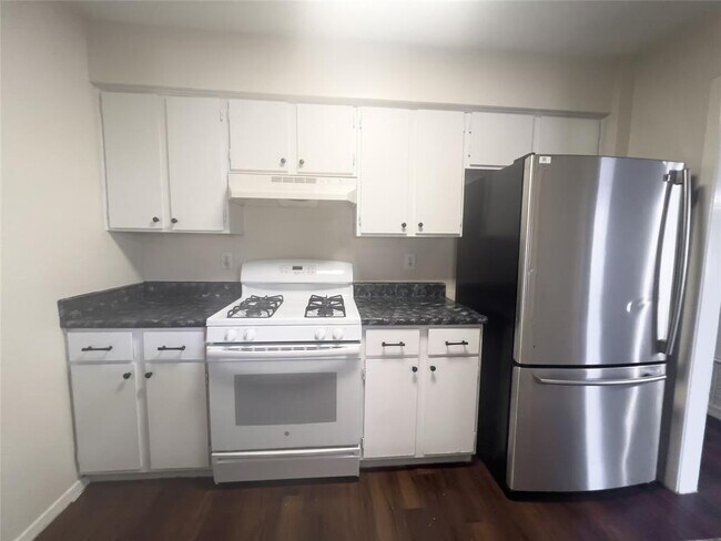 Building Photo - 901 Taulbee Ln