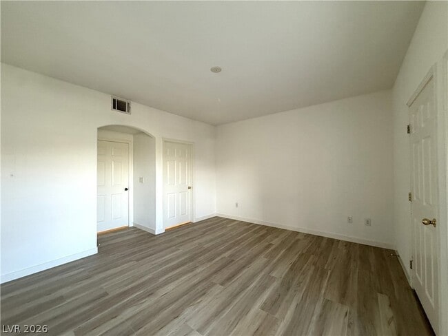 Building Photo - 6160 Rumrill St