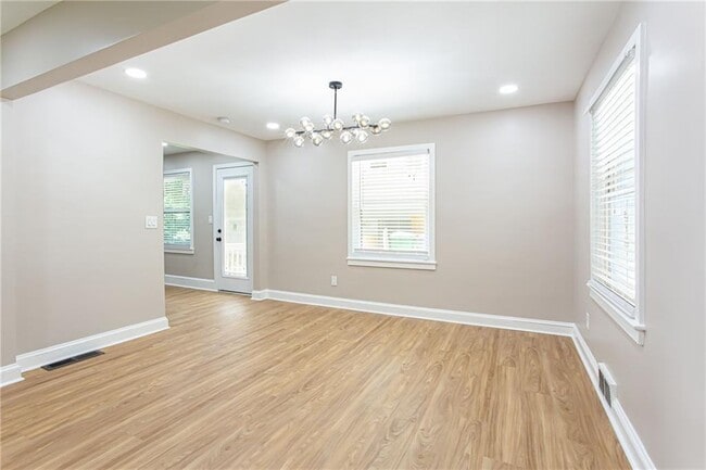 Building Photo - 629 Clairmont Cir