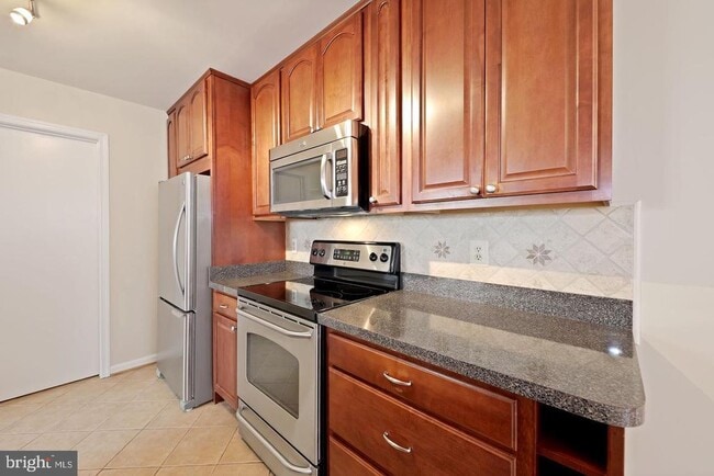 Building Photo - 15435 Reprise Terrace