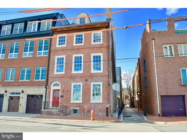 Building Photo - 510 S Front St
