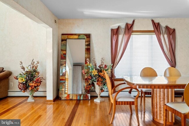 Building Photo - 509 Long Ln