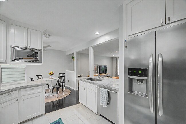 Building Photo - 1104 Buckner St