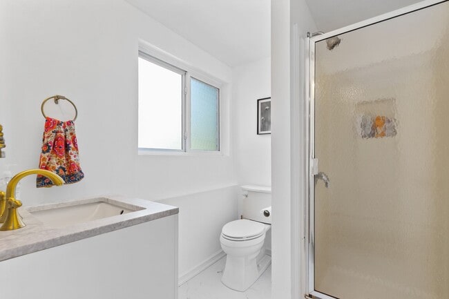 Building Photo - 3Bd/2.25Ba Seattle House