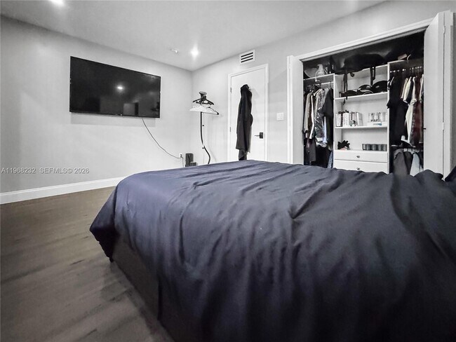 Building Photo - 110 SW 108th Ave