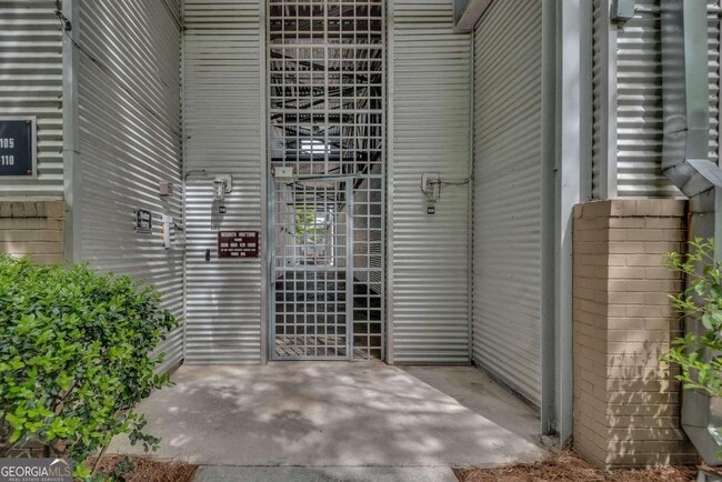 Building Photo - 400 Village Pkwy