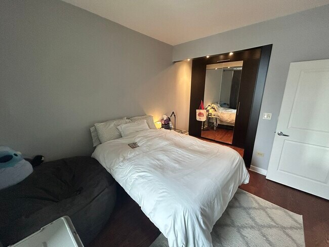 Building Photo - 1400 S Michigan Ave