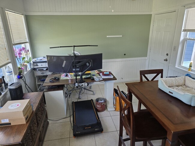 Building Photo - 530 Freeport Ave N