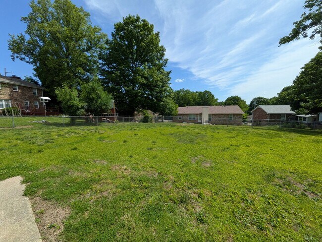 Building Photo - 809 Margret Dr