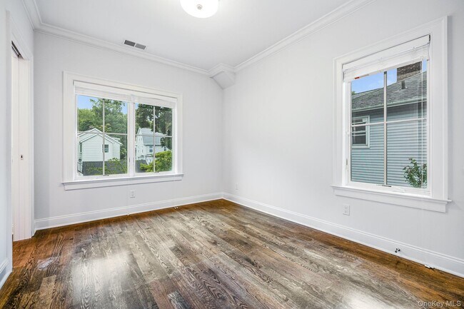 Building Photo - 63 Grapal St