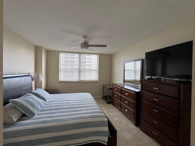 Building Photo - 2080 S Ocean Dr