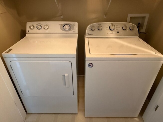 Building Photo - Spacious 2B/2B Renovated Condo - The Reserve in Bluffton - No July Rent!!