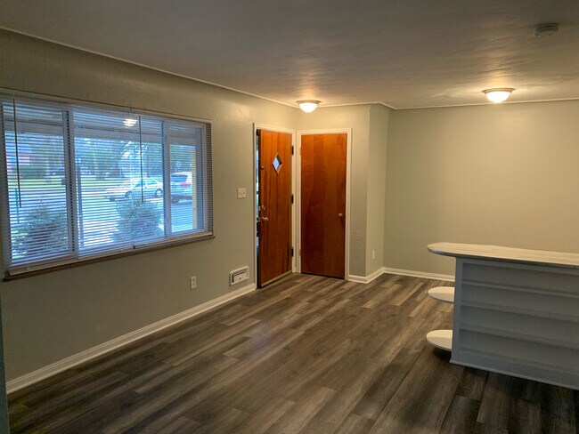 Building Photo - 4231 Harvest Ln