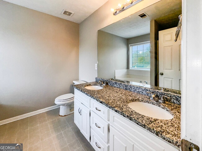 Building Photo - 20 Vintage Dr