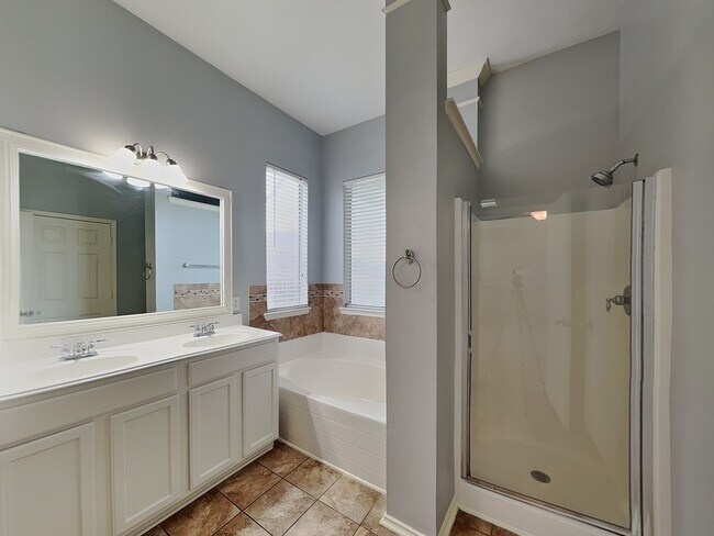 Building Photo - Where Comfort Meets Convenience in Marine Creek Ranch