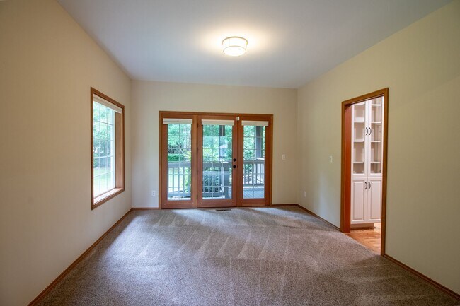 Building Photo - 4bd/2.5ba Redmond Home