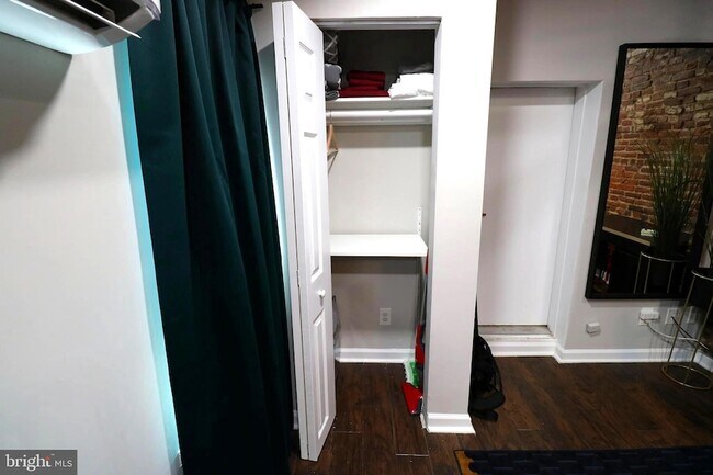 Building Photo - 244 S Exeter St