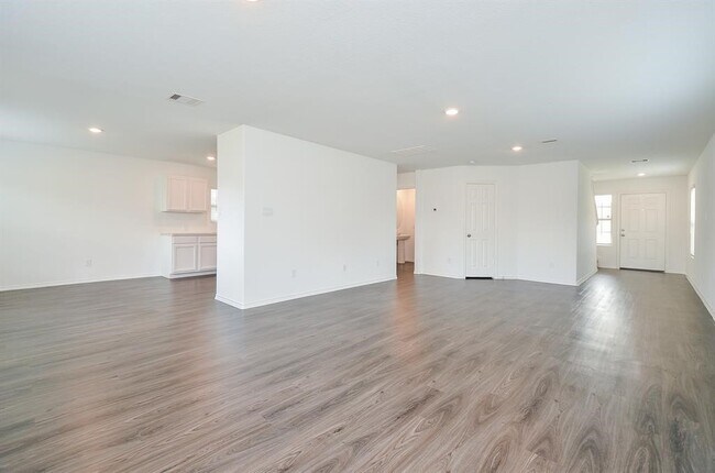 Building Photo - 5434 Logan Dale Dr