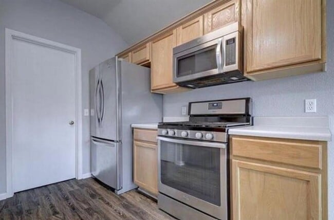 Building Photo - 351 Zebra Dr