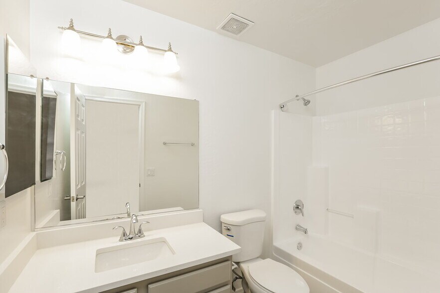 Building Photo - 3129 W Sunland Ave