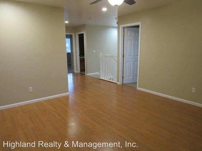 Building Photo - 4 br, 3 bath House - 1174 Sunbird Ave