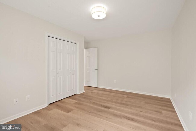 Building Photo - 13647 S Springs Dr