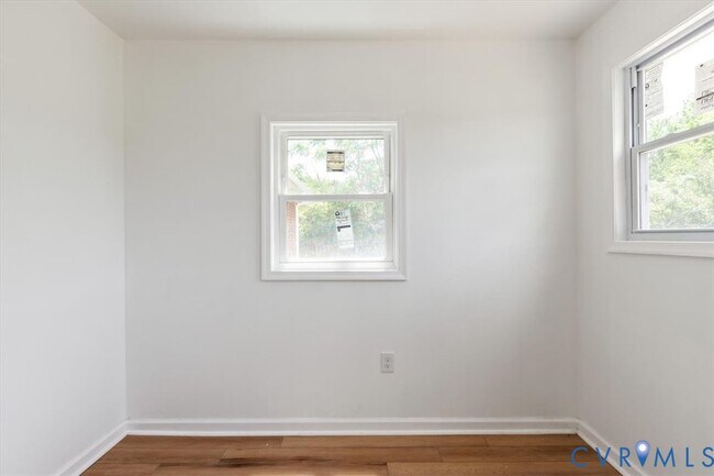 Building Photo - 1806 Sussex St