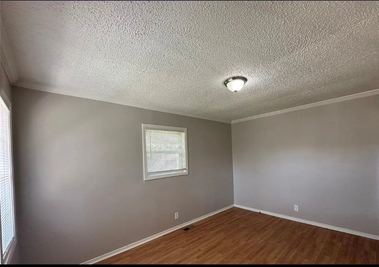 Building Photo - 136 Melba Ave SW