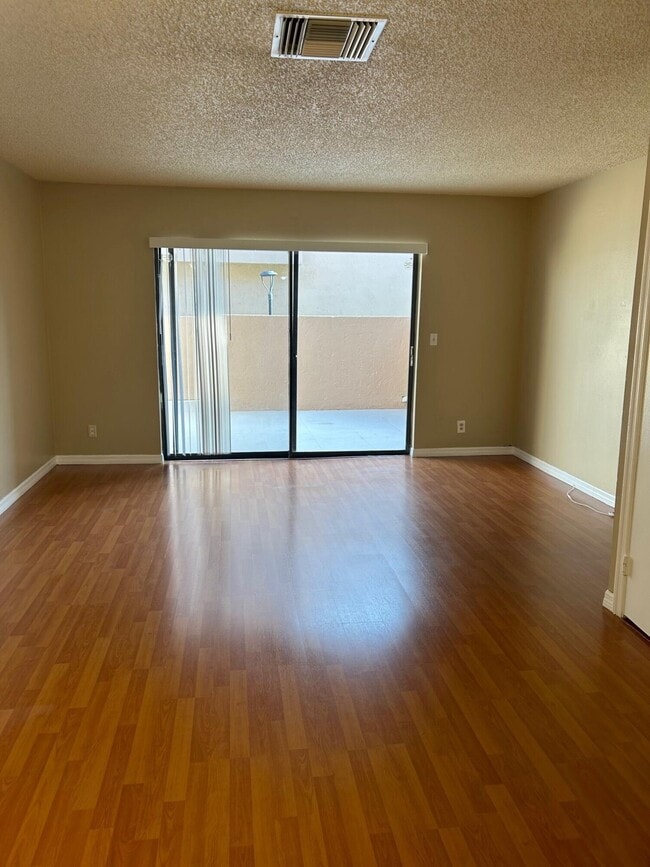 Building Photo - 139 Sparrow Dr