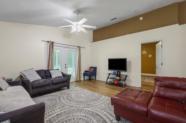 Building Photo - 1583 Applewood Way