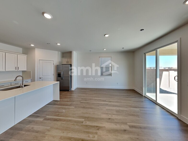 Building Photo - 9623 E Harkes Dr