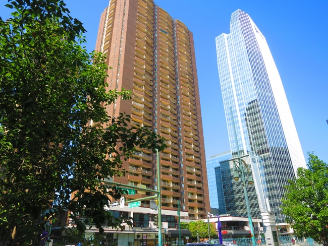 Building Photo - 1020 15th St