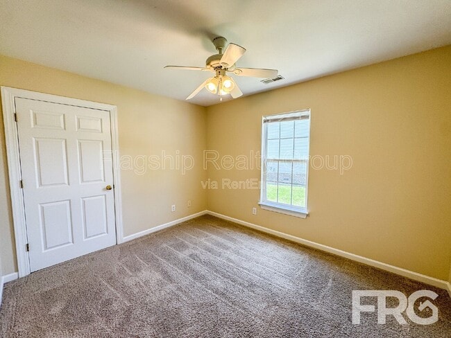Building Photo - 5180 Deveron St
