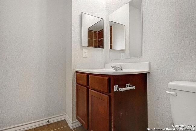 Building Photo - Wurzbach Heights Townhome for Rent ~ 3 Bedroom corner Unit with Private Yard and Garage