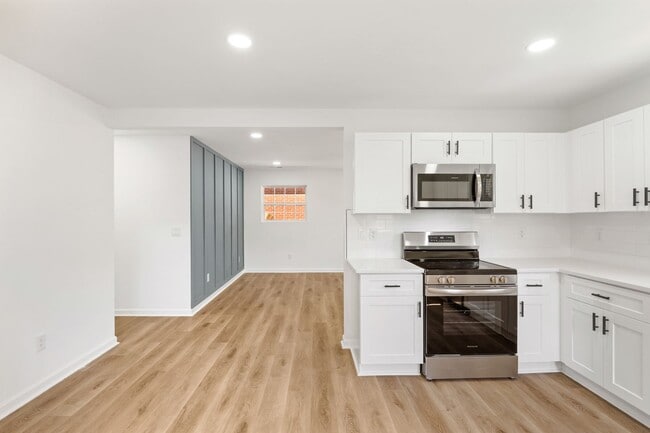 Building Photo - Completely Renovated Durham Home!