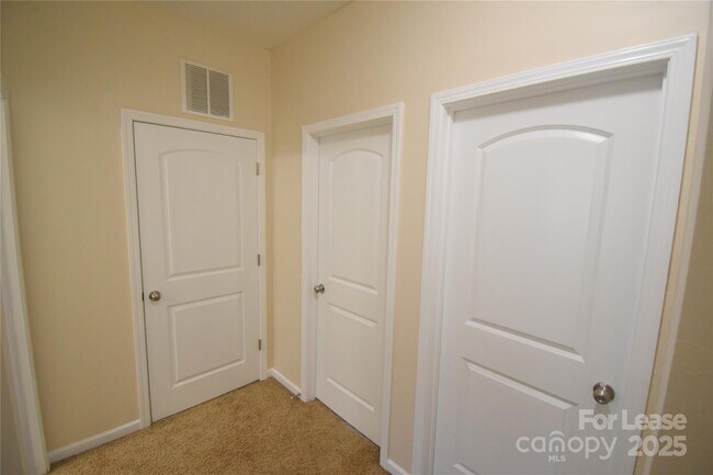 Building Photo - 9620 Camberley Ave NW