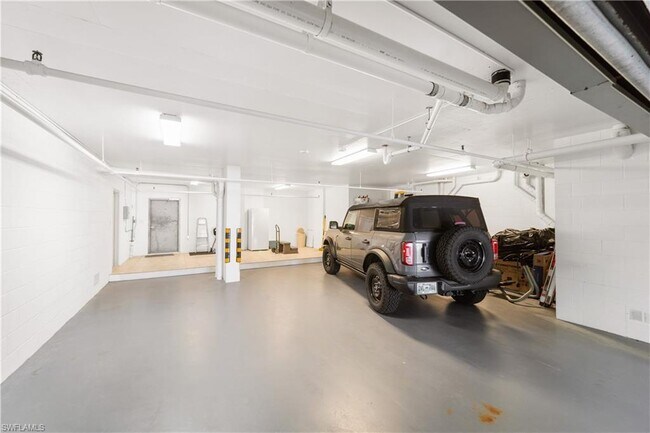 Building Photo - 60 Seagate Dr