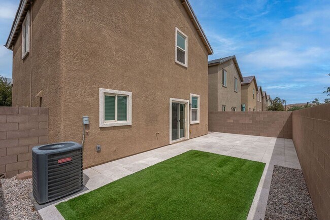 Building Photo - 5474 Enchanted Rose St