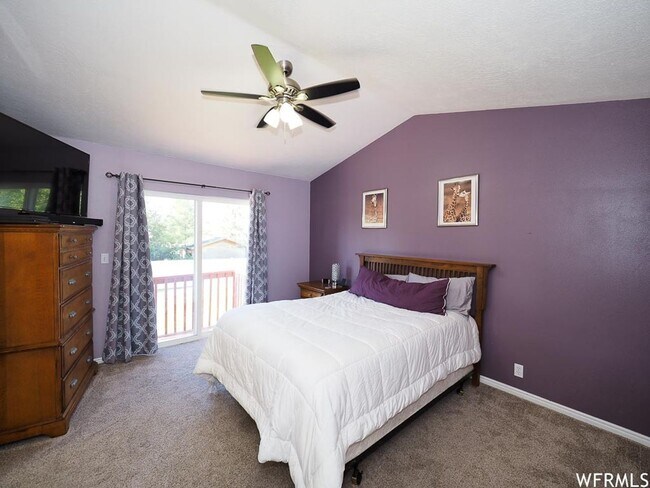 Building Photo - Spacious Rambler w attached 2 car garage!