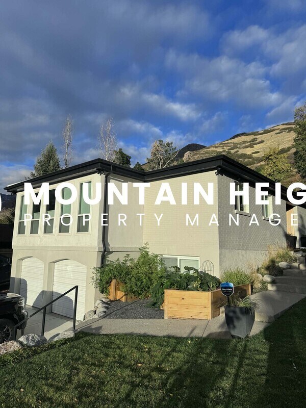 Building Photo - 8589 Kings Hill Dr