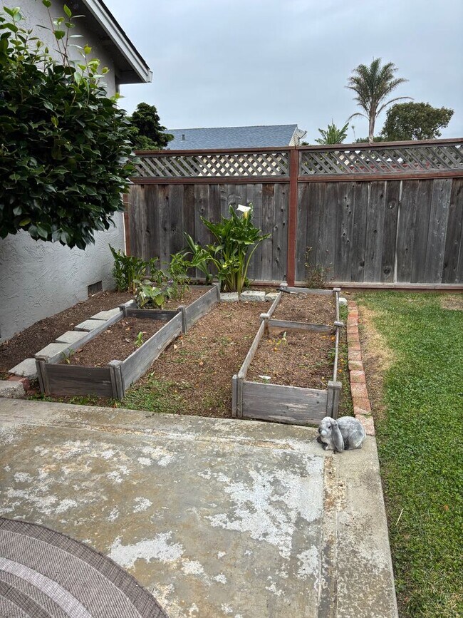 Building Photo - Beautiful Home in Watsonville - 55+ Community
