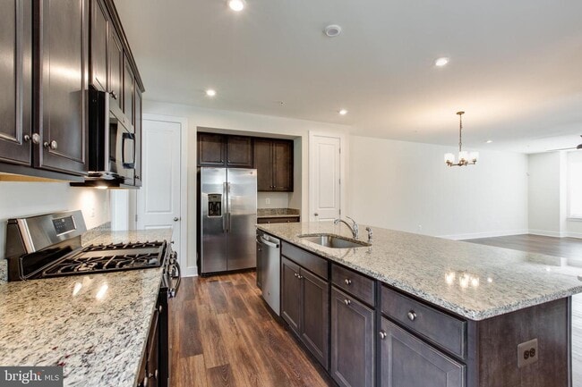 Building Photo - 2546 Buckthorn Dr
