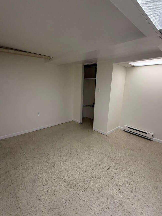 Building Photo - 450 S 18th St