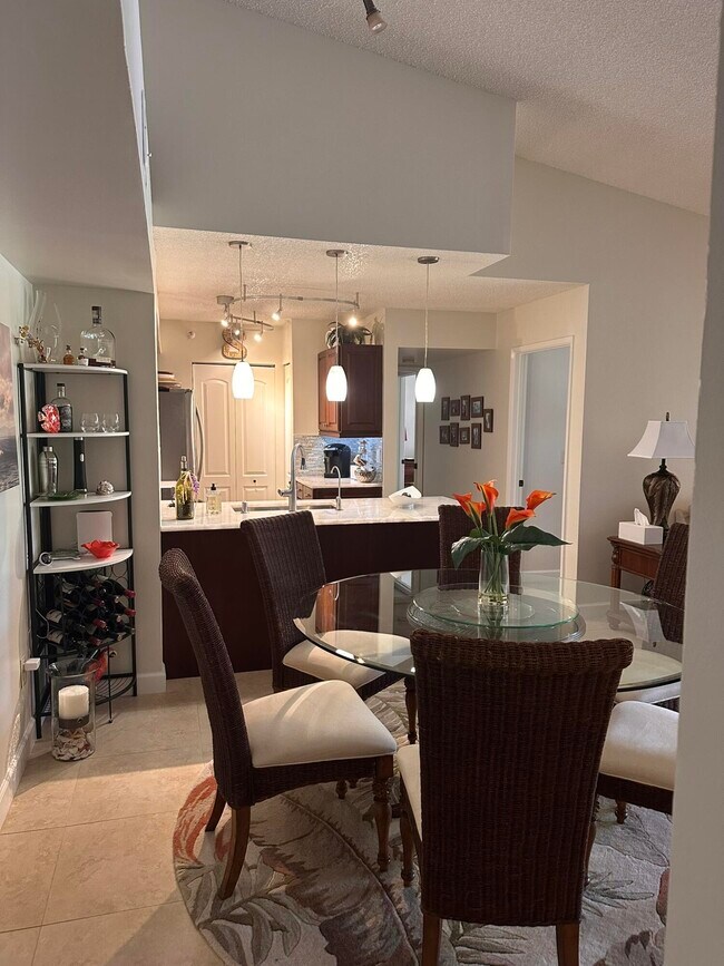 Building Photo - 180 Yacht Club Way